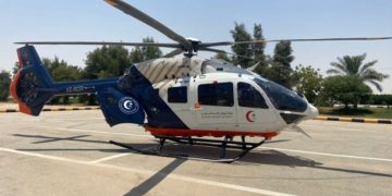 الإسعاف الجوي بالهلال الأحمر بنجران ينقل مصاباً بحادث تصادم