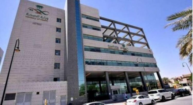 «الصحة» تغرّم 3 شركات طيران لمخالفتها أحكام نظام المراقبة الصحية في منافذ الدخول