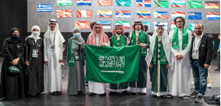 المنتخب السعودي للمعلوماتية يعود إلى أرض الوطن متوجًا بميداليتين عالميتين