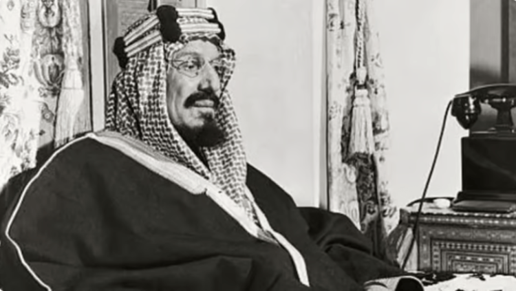 اليوم الوطني 94.. الملك عبد العزيز شخصية استثنائية أبهرت المؤرخين