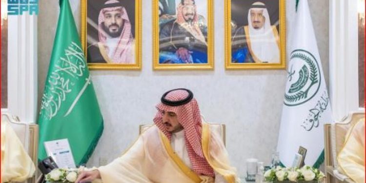 بتكلفة تجاوزت 885 مليون ريال.. أمير الجوف يدشّن ويضع حجر الأساس لـ 28 مشروعًا تنمويًا