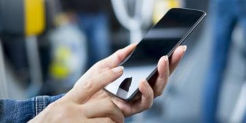 بدء حظر الهواتف الجوالة في المدارس الهولندية اليوم