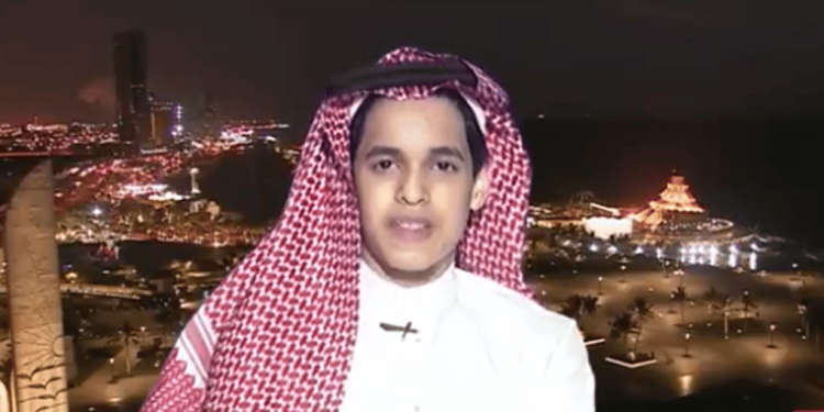 بقدم واحدة.. «يزن» يلعب كرة القدم ويروي قصة عشقه للأهلي