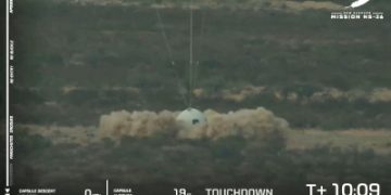 'بلو أوريجن' تنجز ثامن رحلة سياحية فضائية بنجاح