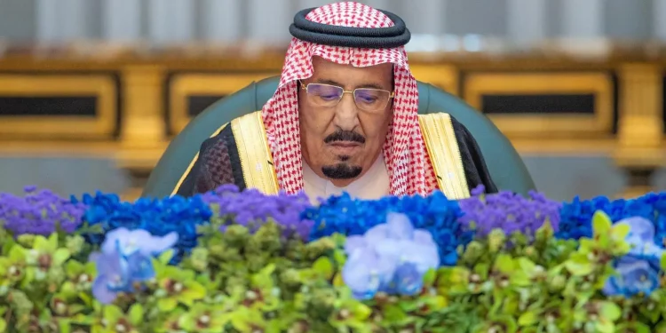 خادم الحرمين الشريفين يرأس جلسة مجلس الوزراء