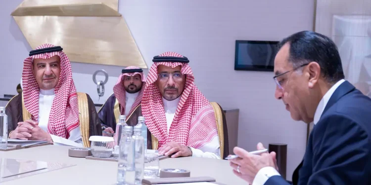 رئيس الوزراء المصري يستقبل وزير الصناعة والثروة المعدنية