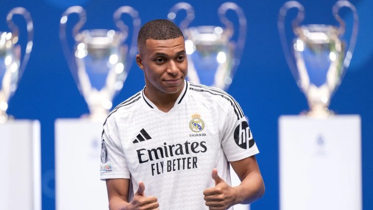 رونالدو: أتوقع فوز مبابي بالكرة الذهبية.. وريال مدريد الأفضل
