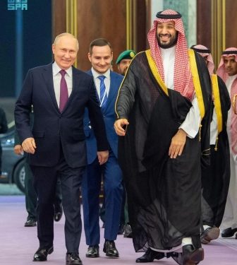 سعوديون: تصحيح ولي العهد لبوتين الأكثر بعثاً للفخر