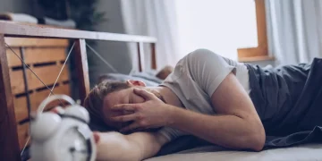 لماذا يستيقظ الكثيرون في الساعة 3 صباحا كل ليلة؟
