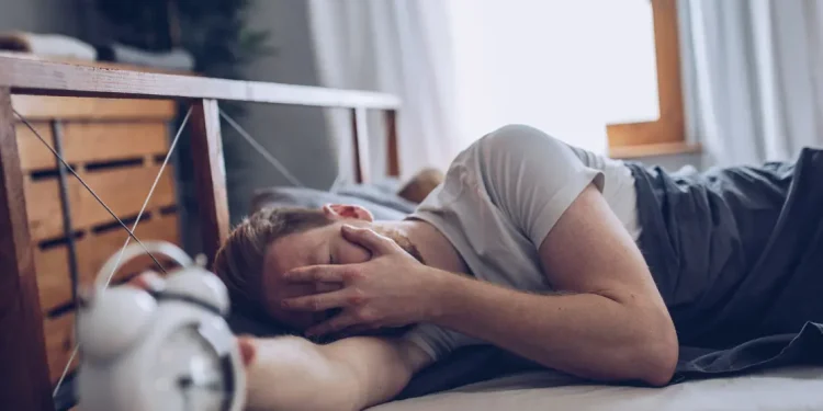 لماذا يستيقظ الكثيرون في الساعة 3 صباحا كل ليلة؟