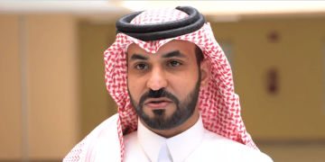 ما هو مرض السلياك وطرق علاجه؟.. استشاري يوضح