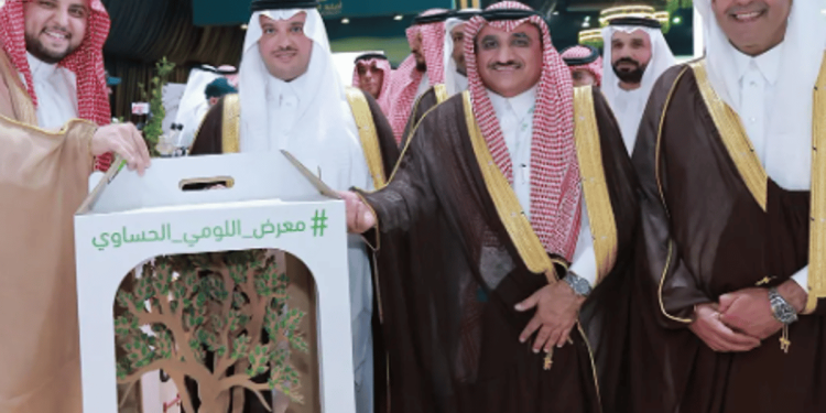 محافظ الأحساء يدشّن معرض اللومي الحساوي 2024
