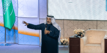 مستشار بالوعي المالي يحذر من سلوك يؤدي إلى أزمة مالية
