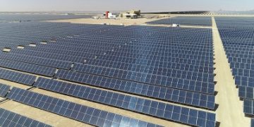 مشاورات سعودية بحرينية لإنشاء محطة شمسية