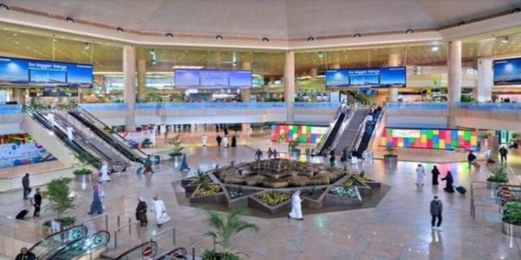 مطار الملك فهد الدولي يحصل على شهادة اعتماد تجربة العميل «المستوى الثالث»