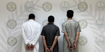مكافحة المخدرات تقبض على 3 أشخاص لترويجهم مواد مخدرة بالجوف