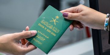 هل يمكن سفر الأطفال بـ«كارت العائلة»؟.. «الجوازات» تجيب