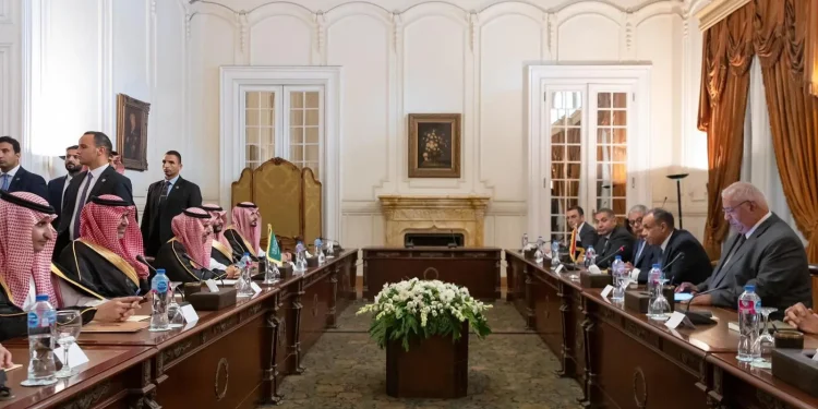 وزير الخارجية يلتقي وزير خارجية مصر ويعقدان جلسة مباحثات رسمية