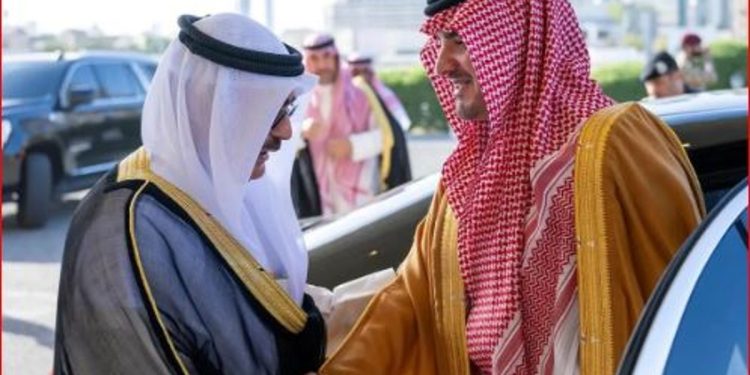 وزير الداخلية ينقل تعازي القيادة لأمير وولي عهد الكويت في وفاة الشيخ جابر مبارك الحمد المبارك الصباح