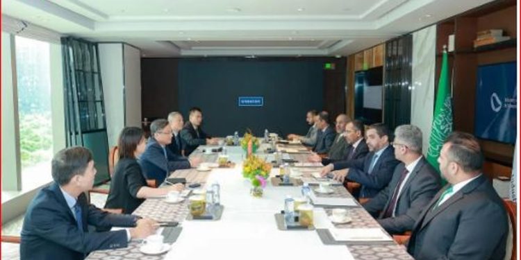 وزير الصناعة يبحث فرص الاستثمار في إنتاج الليثيوم والنحاس مع كبرى الشركات الصينية