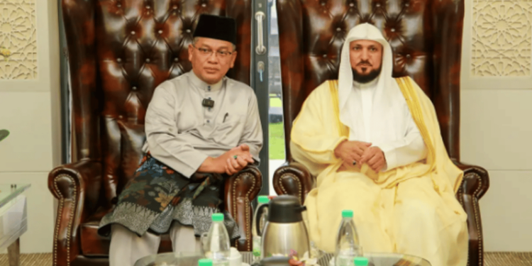 وزير الشؤون الدينية الماليزي يثمن جهود المملكة في خدمة الإسلام والمسلمين