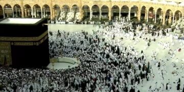 244 مروحة ضباب مائي لتلطيف الأجواء بالمسجد الحرام