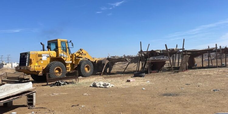 أمانة جدة تزيل تعديات على الأراضي تقدّر مساحتها بـ3.5 ملايين متر مربع