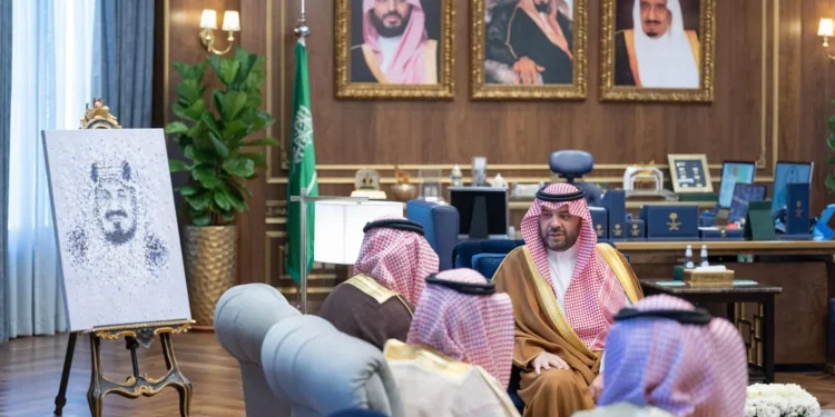 أمير الحدود الشمالية يستقبل الرئيس التنفيذي لشركة أسمنت الشمالية