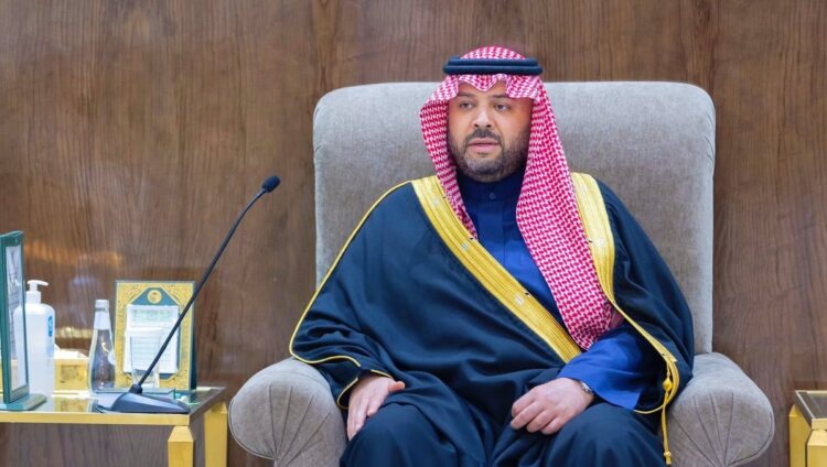 أمير الحدود الشمالية يُدشن مشروع جسر طريق الملك خالد بتكلفة 43 مليون ريال