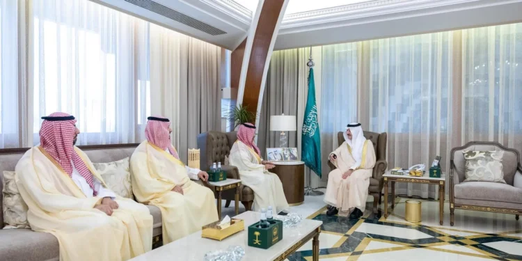 أمير الشرقية يستقبل نائب وزير الصناعة والثروة المعدنية