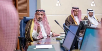 أمير القصيم يطلع على التخطيط الشامل للمنطقة