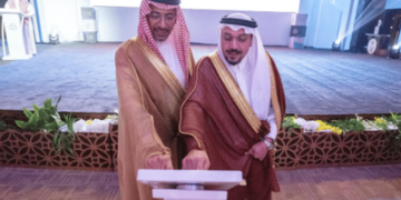 أمير القصيم يُدشّن فعاليات "ملتقى شباب الصناعة" ويشهد توقيع مذكرات تفاهم