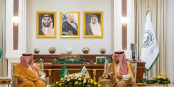 أمير منطقة الجوف يستقبل وزير التعليم