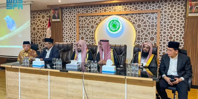 إمام المسجد النبوي يزور مجلس العلماء الإندونيسي بجاكرتا