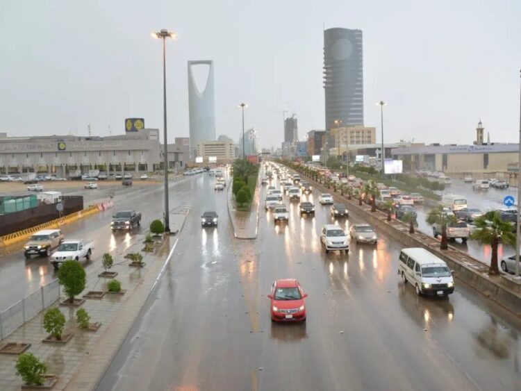الأرصاد يحذر من سقوط أمطار غزيرة على أنحاء المملكة من غد وحتى الجمعة المقبل