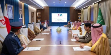 الأمير عبدالعزيز بن سعود ووزير الداخلية البحريني يرأسان الاجتماع الثالث للجنة التنسيق الأمني