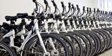 'البلديات' تشترط ربط الدراجات والسكوترات بالخرائط