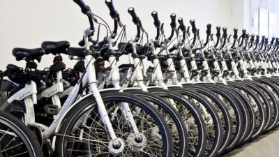 'البلديات' تشترط ربط الدراجات والسكوترات بالخرائط