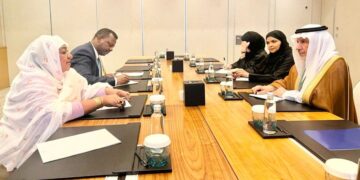 «الربيعة» يبحث تعزيز التعاون مع وزيرة الصناعة السودانية في منتدى السياسات الصناعية