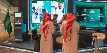 المديرية العامة للجوازات تشارك ضمن جناح وزارة الداخلية في معرض الصقور والصيد السعودي الدولي 2024 بمَلْهَم