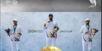 تتويج الفائزين في مسابقة مسدس الهواء بدورة الألعاب السعودية