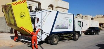 حظر حاويات النفايات بالطرق الرئيسية والمعابر والمنعطفات