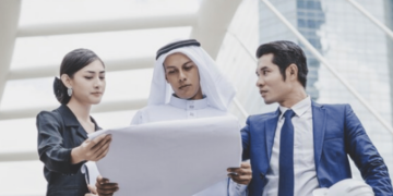 خبير: توظيف الأقارب يضر بالمنشأة حتى لو كانت عائلية