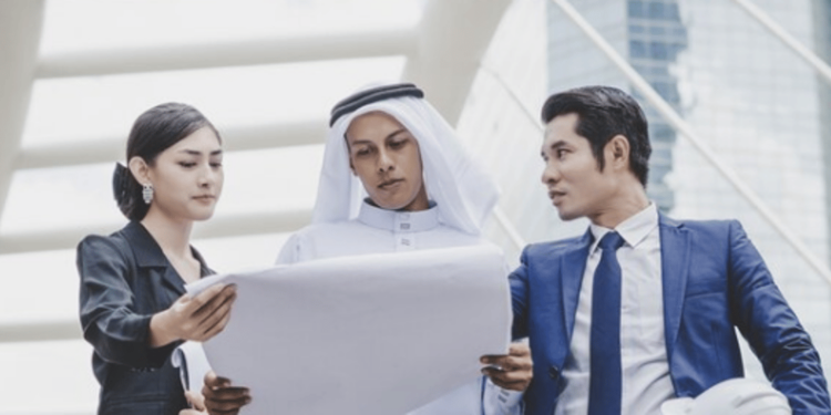 خبير: توظيف الأقارب يضر بالمنشأة حتى لو كانت عائلية