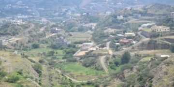 'شلال الدوحين' في هروب.. تحفة طبيعية تجذب السياح