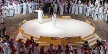 صقر رابغ يدشّن أولى ليالي مزاد نادي الصقور السعودي 2024