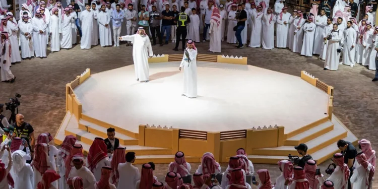 صقر رابغ يدشّن أولى ليالي مزاد نادي الصقور السعودي 2024