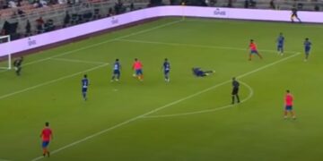 قبل مواجهة اليوم.. الفيحاء يهدد عرش الهلال في دوري المحترفين بأرقام تاريخية