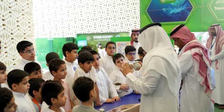 قسم الفرص في “واحة الملك سلمان” يجذب زوار مهرجان العلوم والتقنية