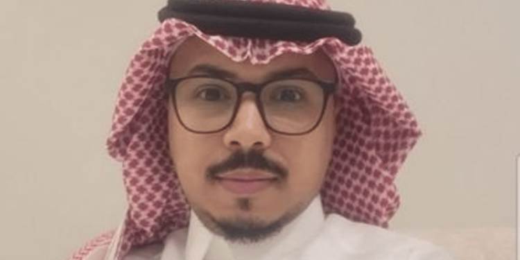 كيف يتعامل المدير مع الموظف المقصر؟... خبير موارد بشرية يوضح